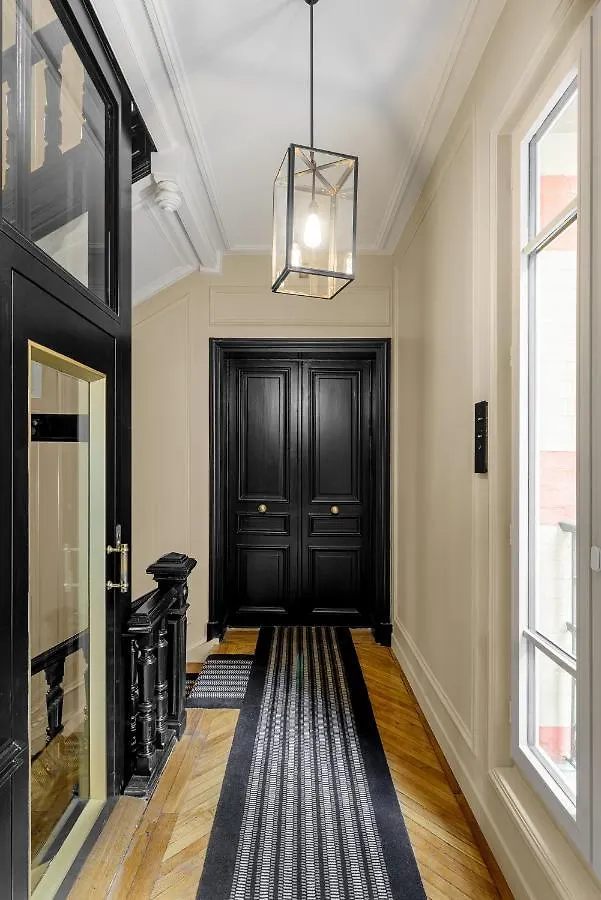 ***** Aparthotel Black Door Paris France