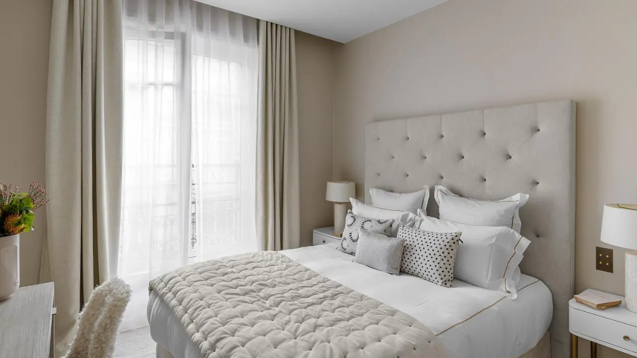 ***** Aparthotel Black Door Paris France
